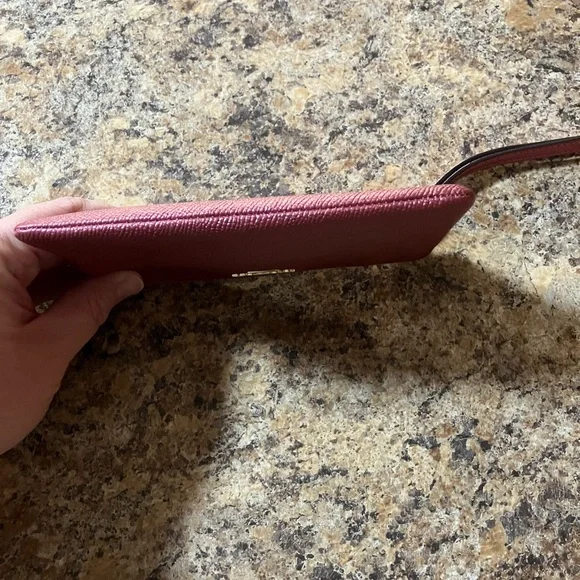 🌸 Coach Metallic Rose Pink Wristlet Pouch with Wrist Strap - Picture 3 of 7